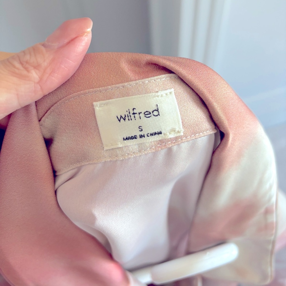Aritzia Classic Toe-front Long Sleeve Blouse Pink Cream Satin Watercolor - Picture 2 of 4